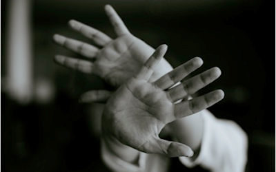 Coping with the Exponential Speed of Panic